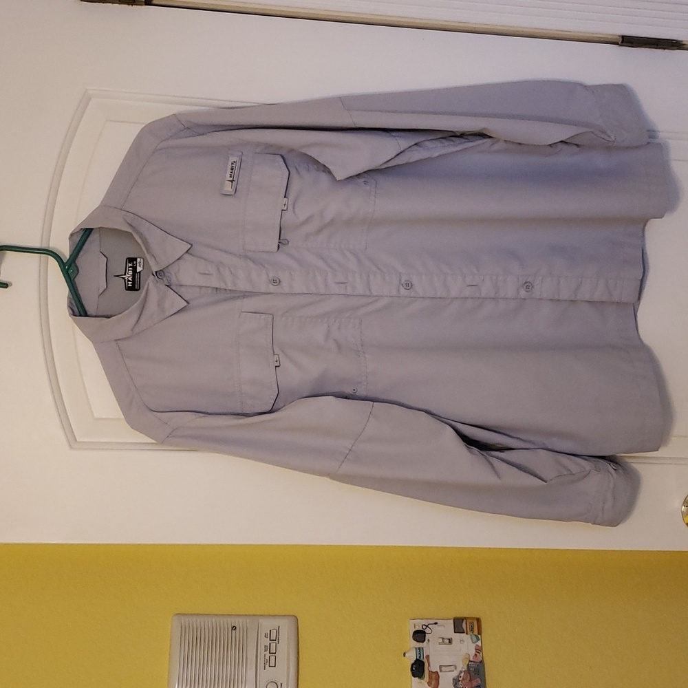 Habit Mens 40 UPF long sleeve shirt, gray. Lightweight and breathable.